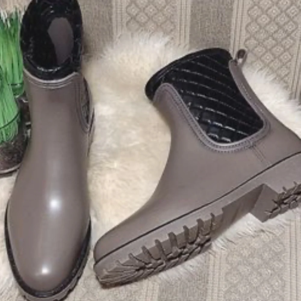Bernardo Taupe Quilted Boots - zora